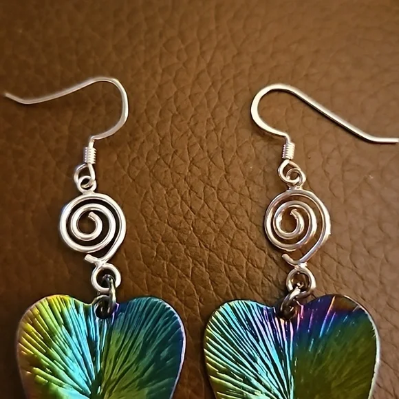 Handmade Elegant Holographic Heart-Shaped Spiral Earrings - Picture 4 of 5
